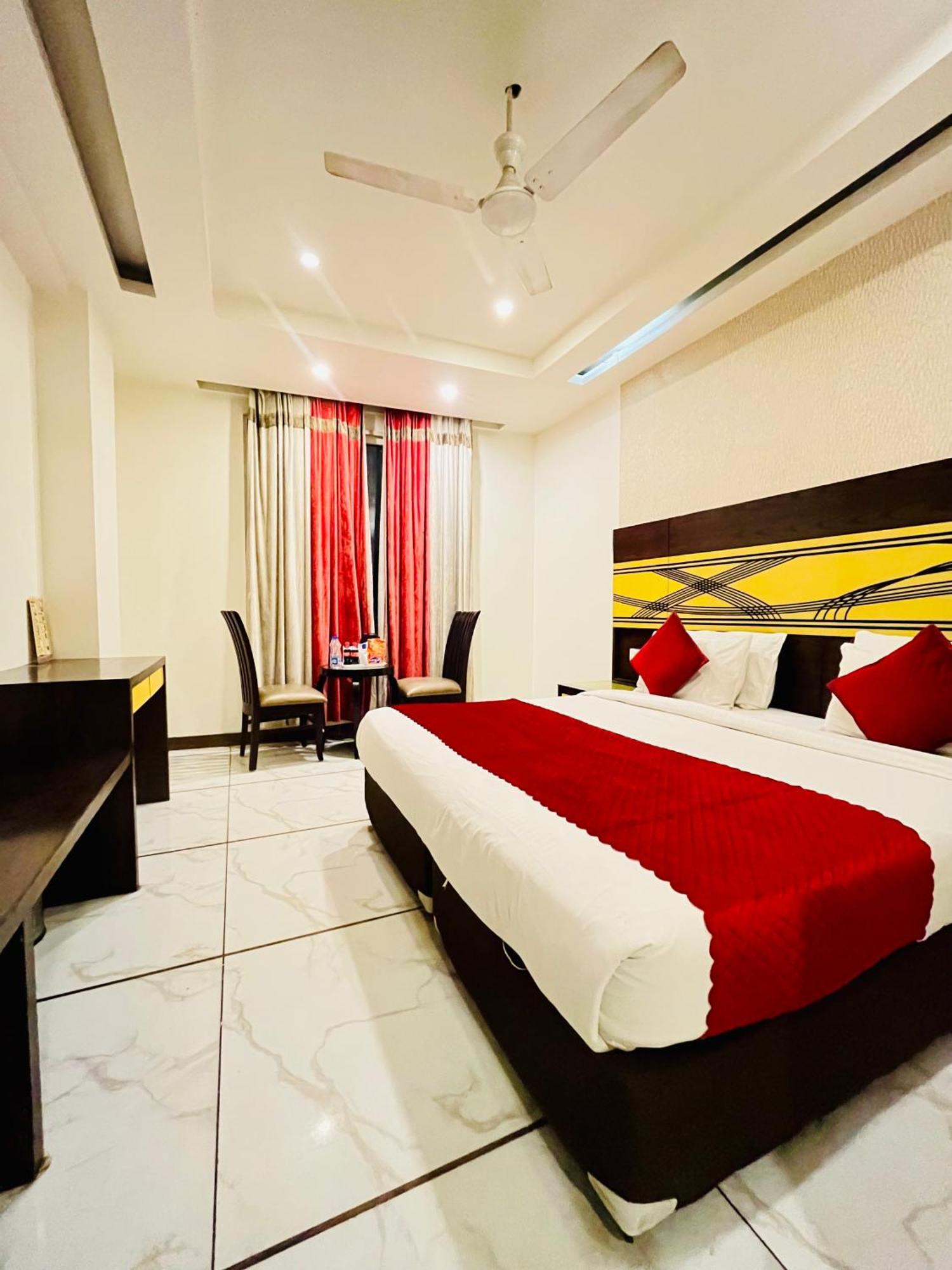 Frankstay -Le Unit By Worth Nuova Delhi Esterno foto
