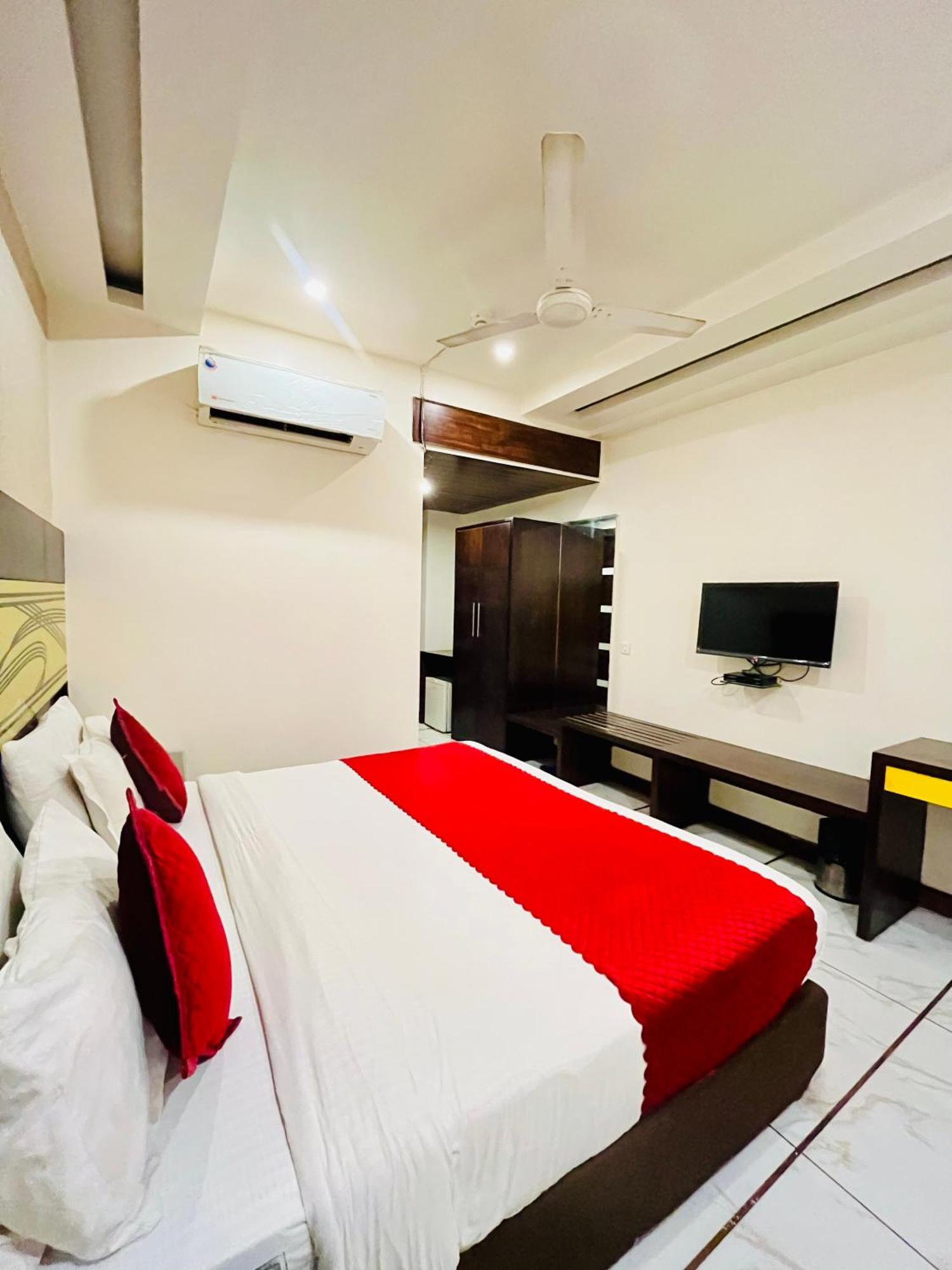 Frankstay -Le Unit By Worth Nuova Delhi Esterno foto