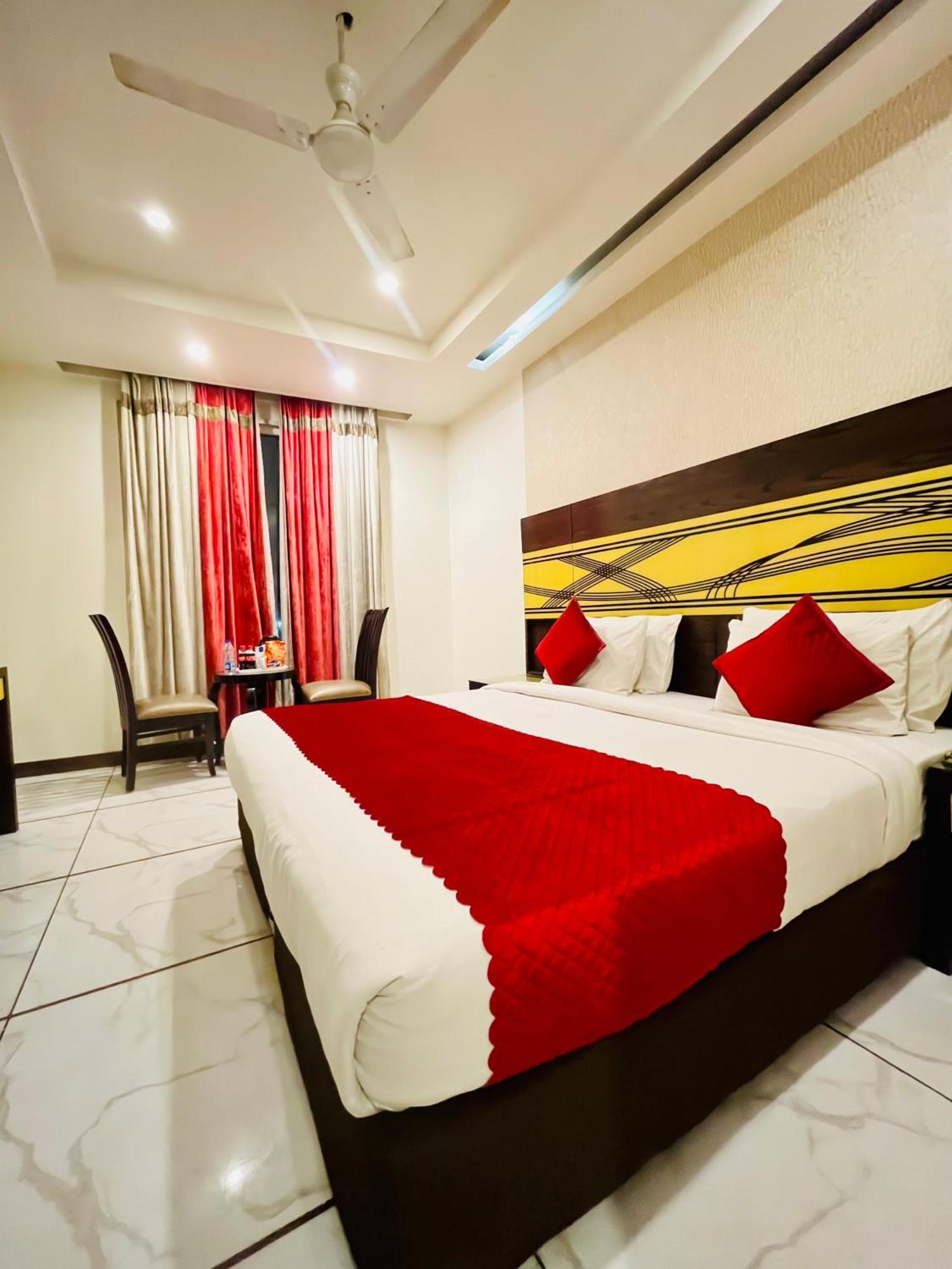 Frankstay -Le Unit By Worth Nuova Delhi Esterno foto