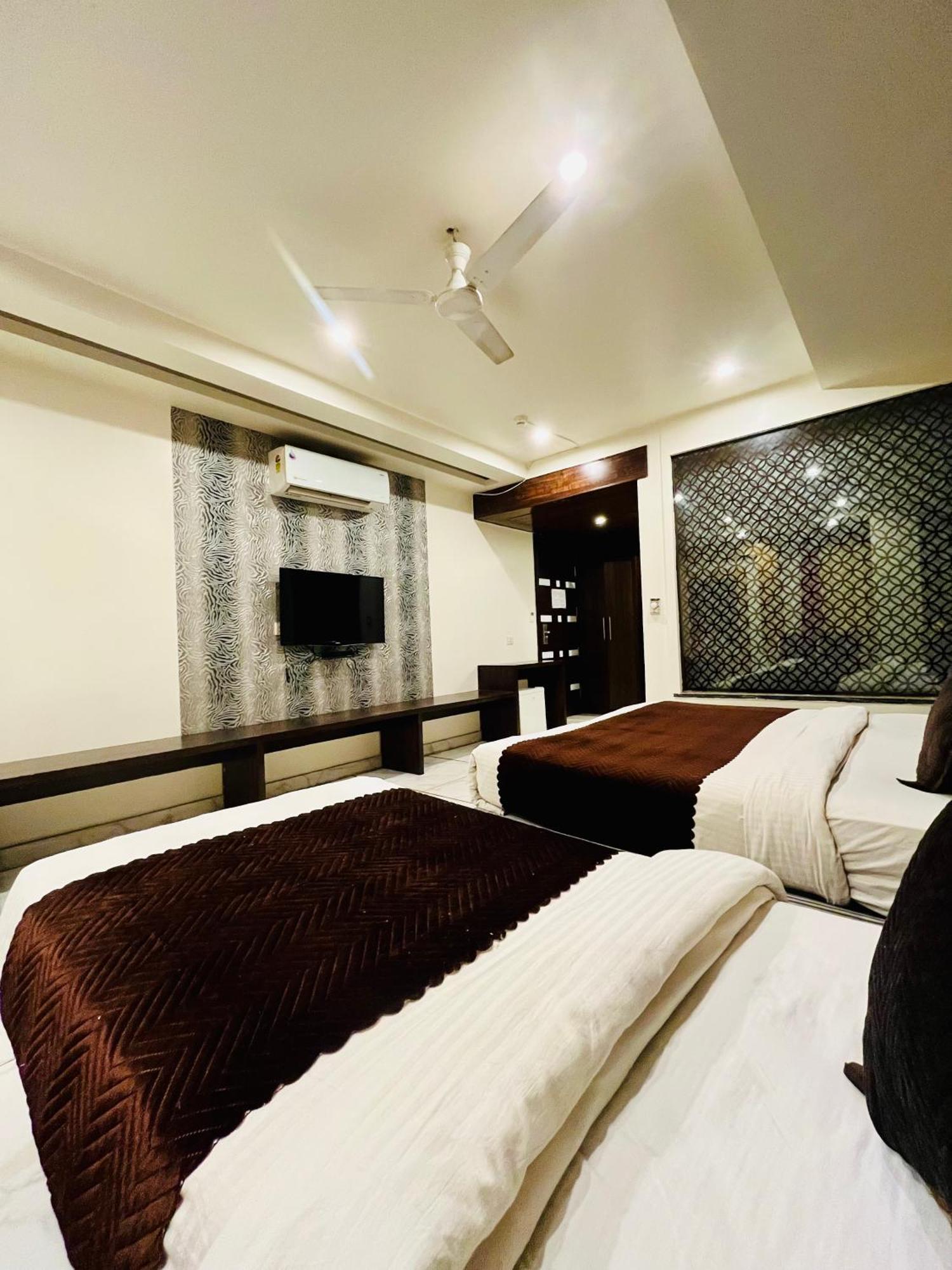 Frankstay -Le Unit By Worth Nuova Delhi Esterno foto