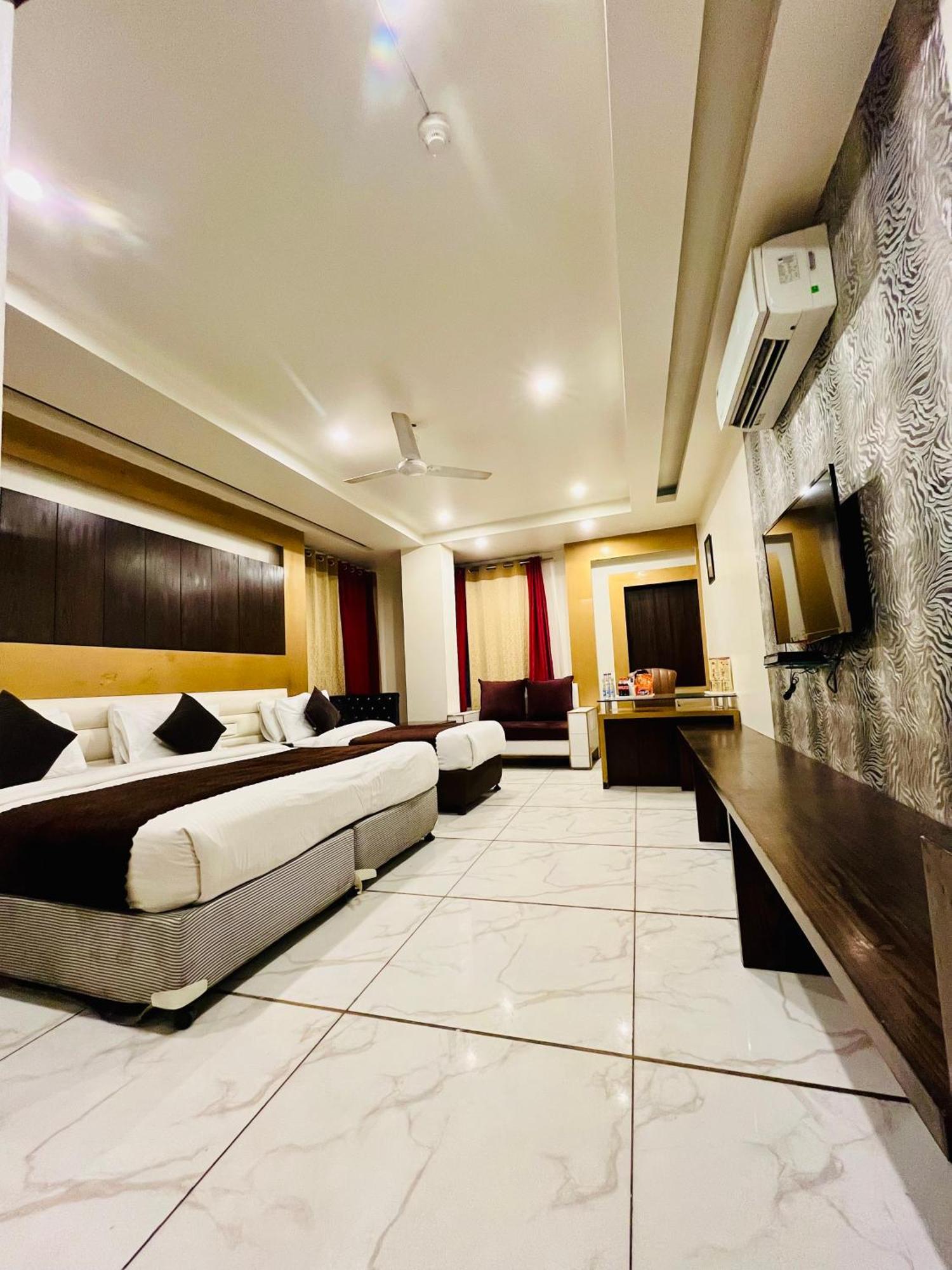 Frankstay -Le Unit By Worth Nuova Delhi Esterno foto
