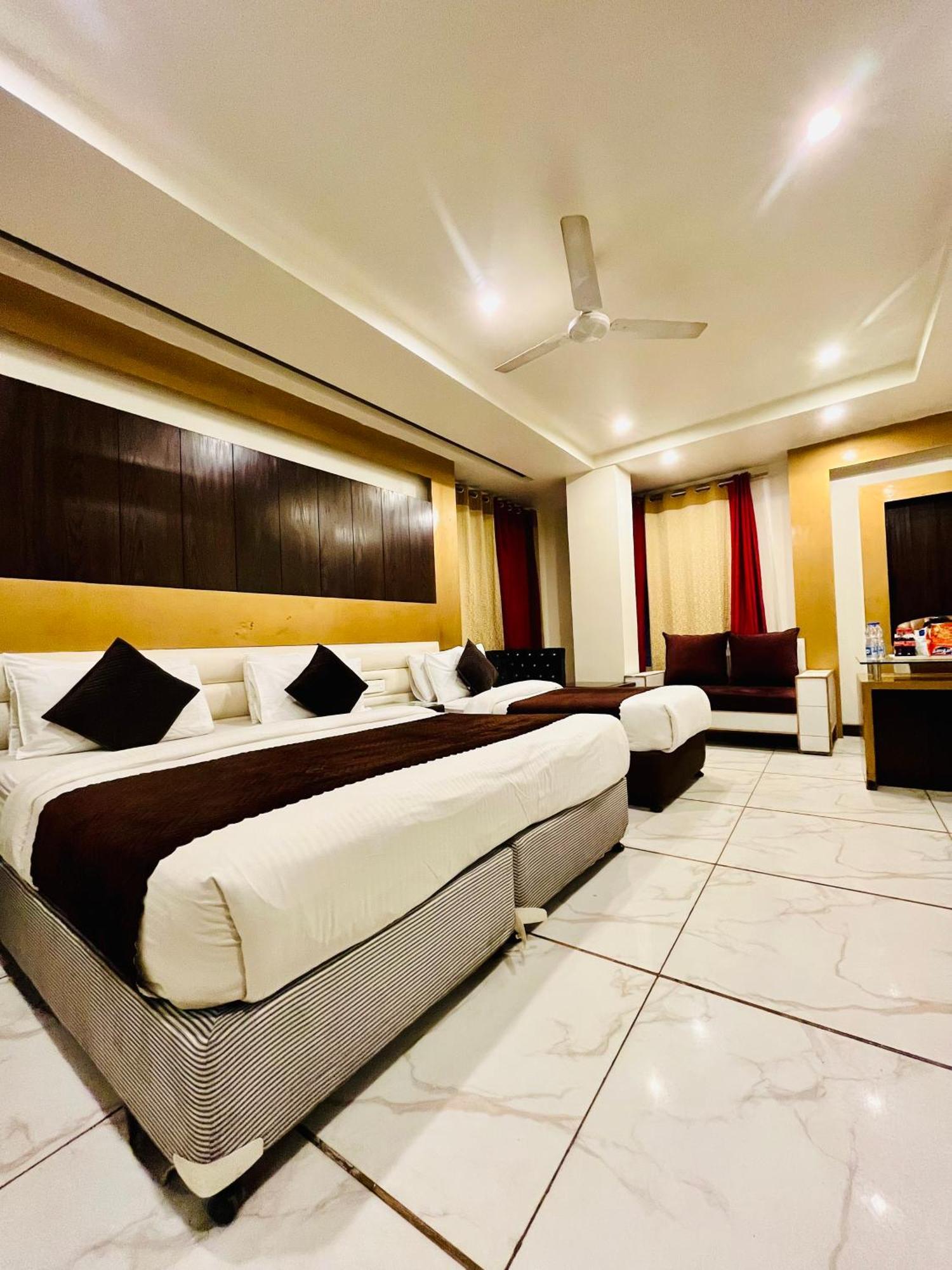 Frankstay -Le Unit By Worth Nuova Delhi Esterno foto